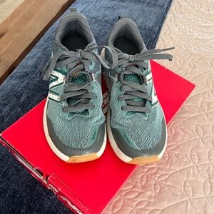 New Balance Hierro v7 Teal and White Sneakers